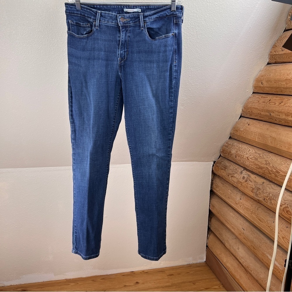 LEVI’S MID RISE SKINNY Jeans. Size 16M (33/32). 60% Cotton • 29% Viscose